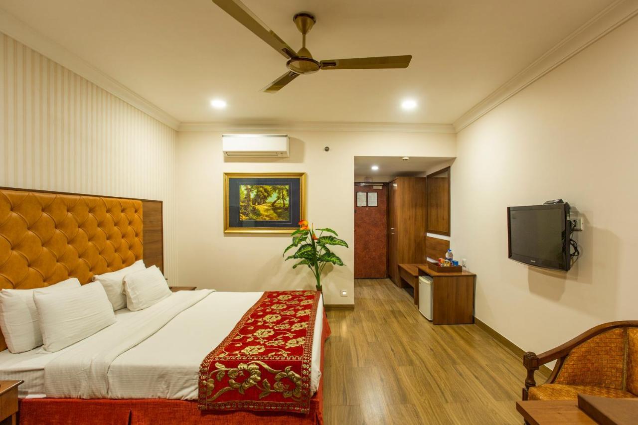 The Grand Regency Hotel ราชโกฎิ ภายนอก รูปภาพ