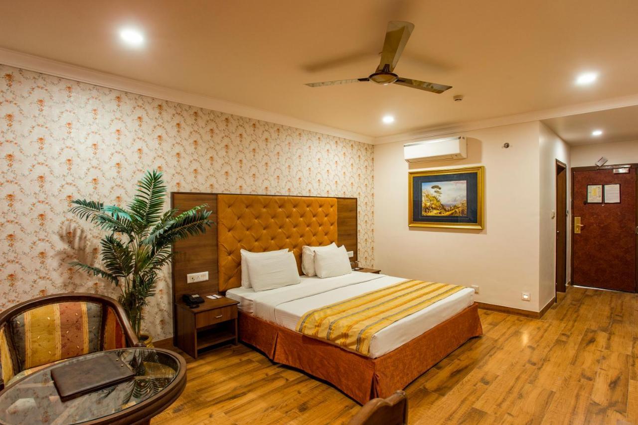 The Grand Regency Hotel ราชโกฎิ ภายนอก รูปภาพ