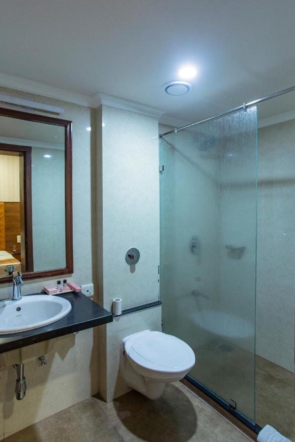 The Grand Regency Hotel ราชโกฎิ ภายนอก รูปภาพ