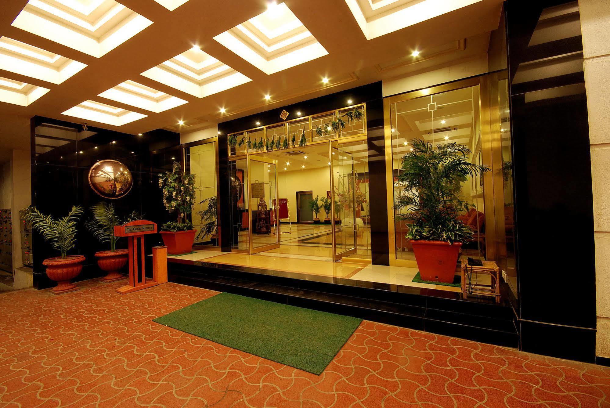 The Grand Regency Hotel ราชโกฎิ ภายนอก รูปภาพ